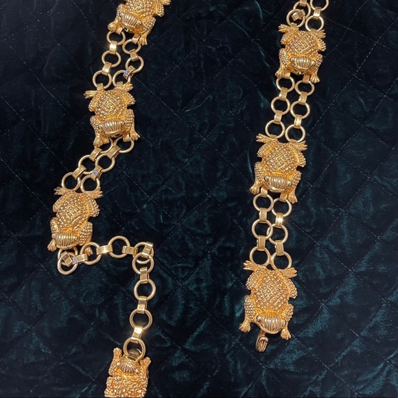 Vintage gold tone belt